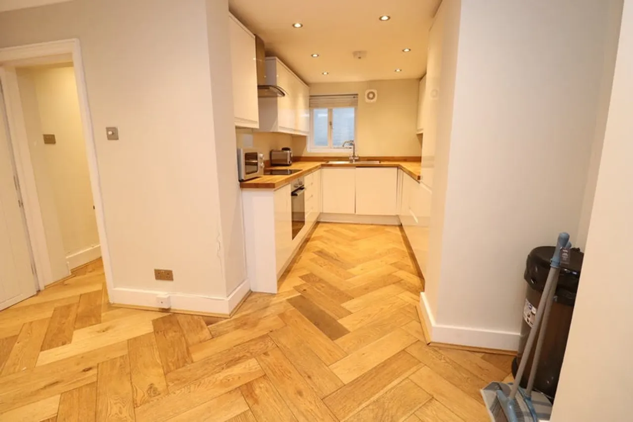 Property thumbnail 2