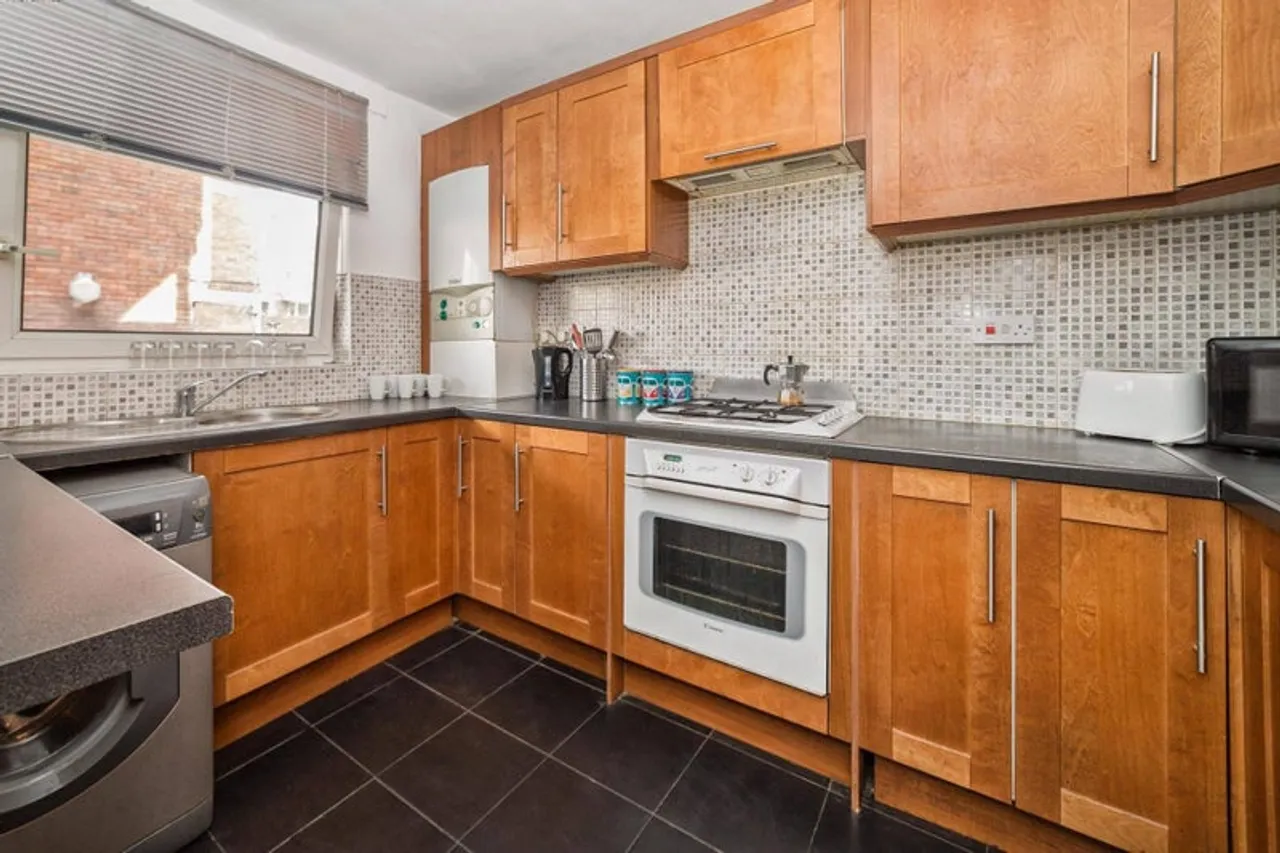 Property thumbnail 2