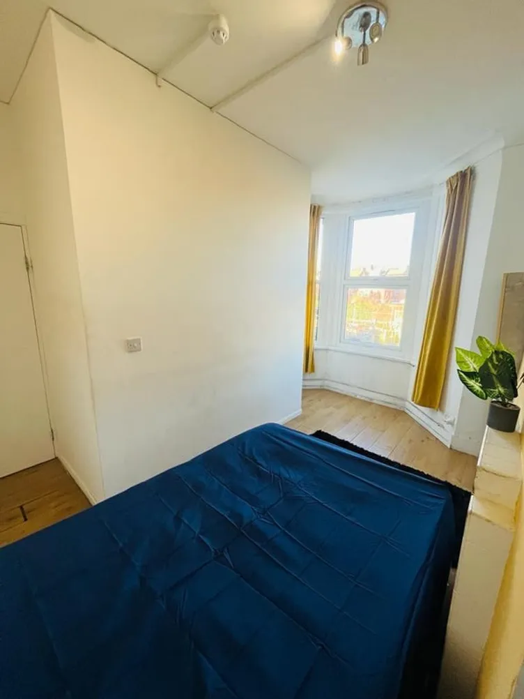 Property thumbnail 3