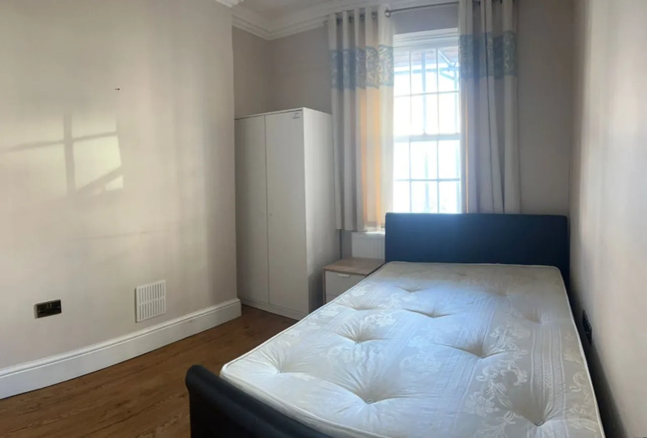 Property thumbnail 3