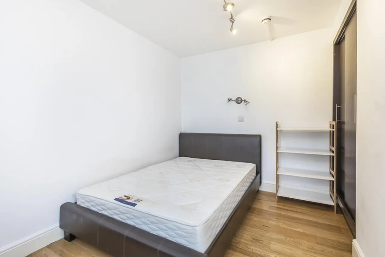 Property thumbnail 3