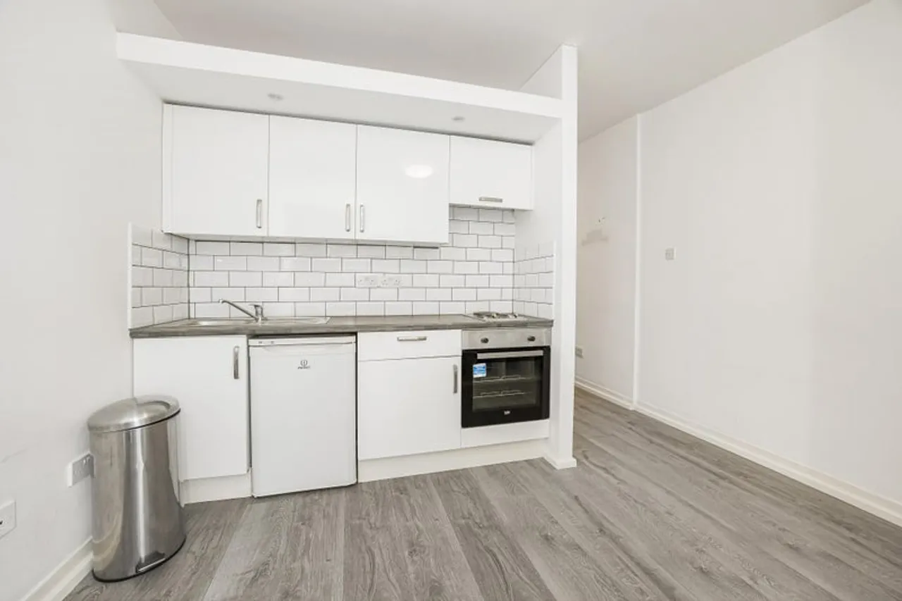 Property thumbnail 2