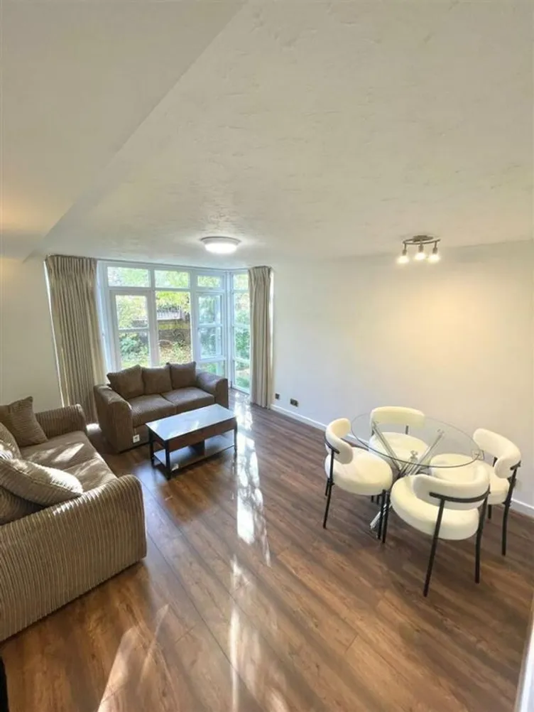 Property thumbnail 2