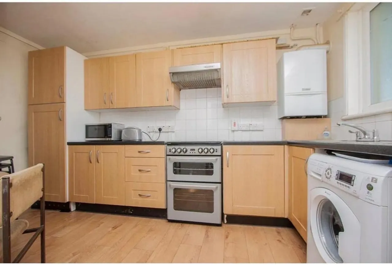 Property thumbnail 2