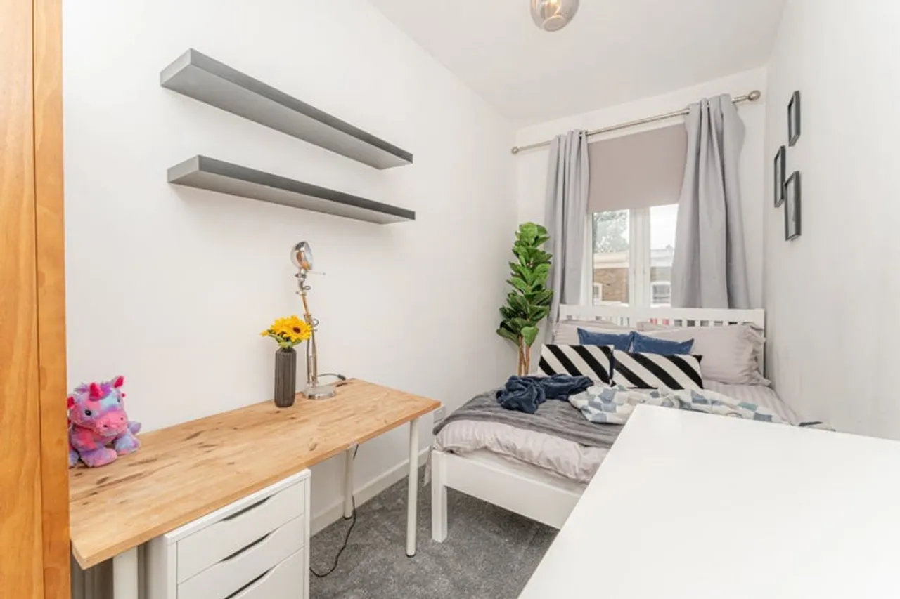 Property thumbnail 2