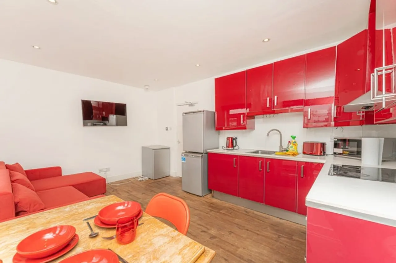 Property thumbnail 2