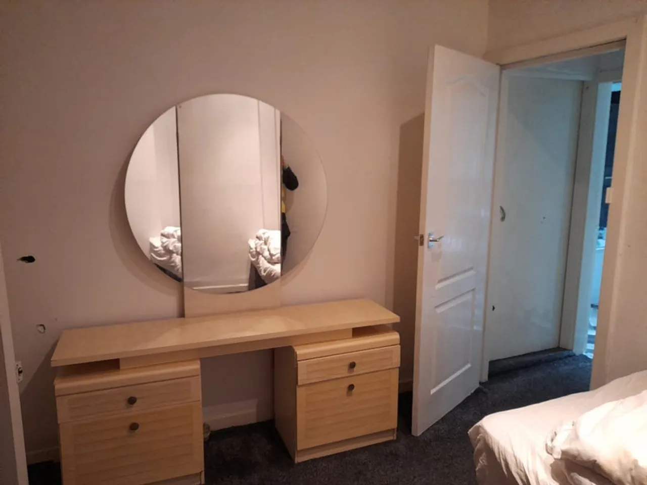 1733843778696-f6.jpg