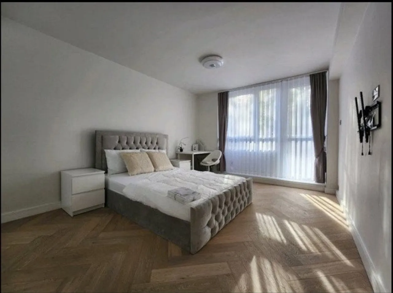 1734093007325-d2.jpg