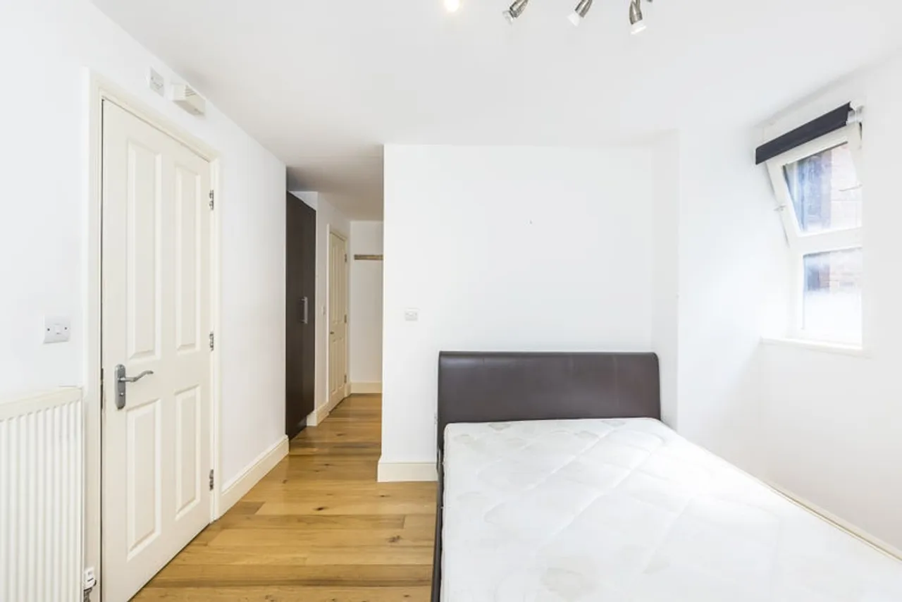 Property thumbnail 2