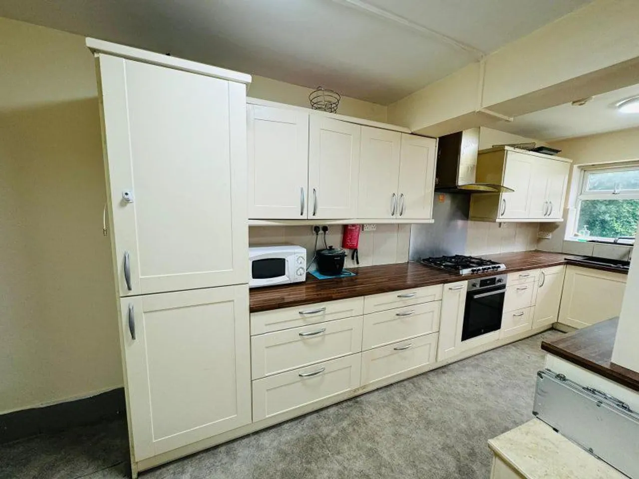 Property thumbnail 3