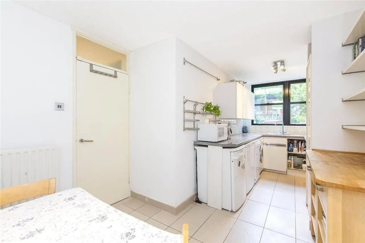 Property thumbnail 3