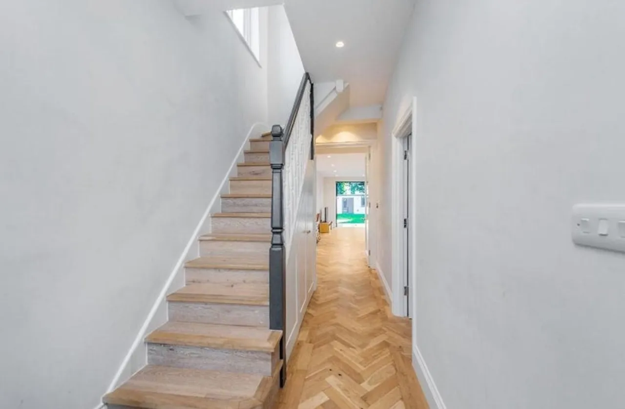 Property thumbnail 2