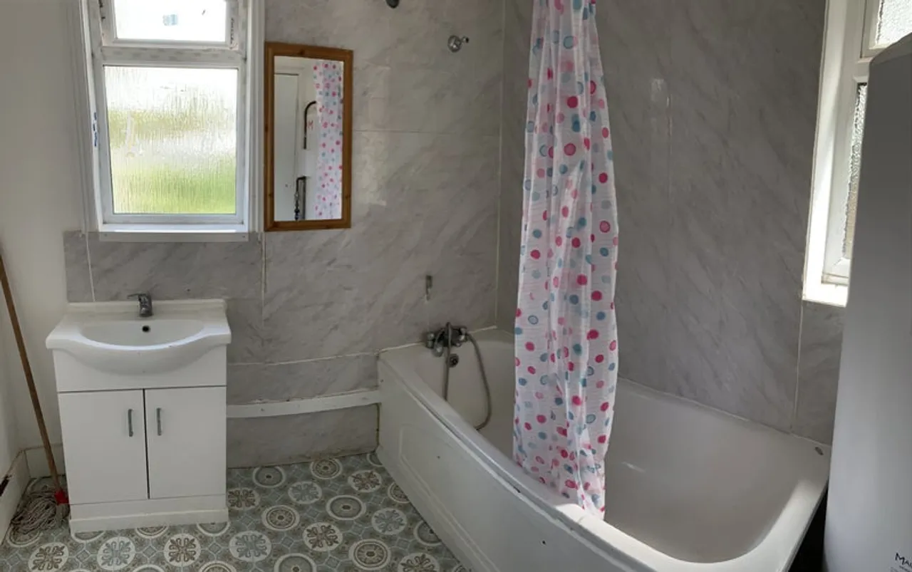 Property thumbnail 2