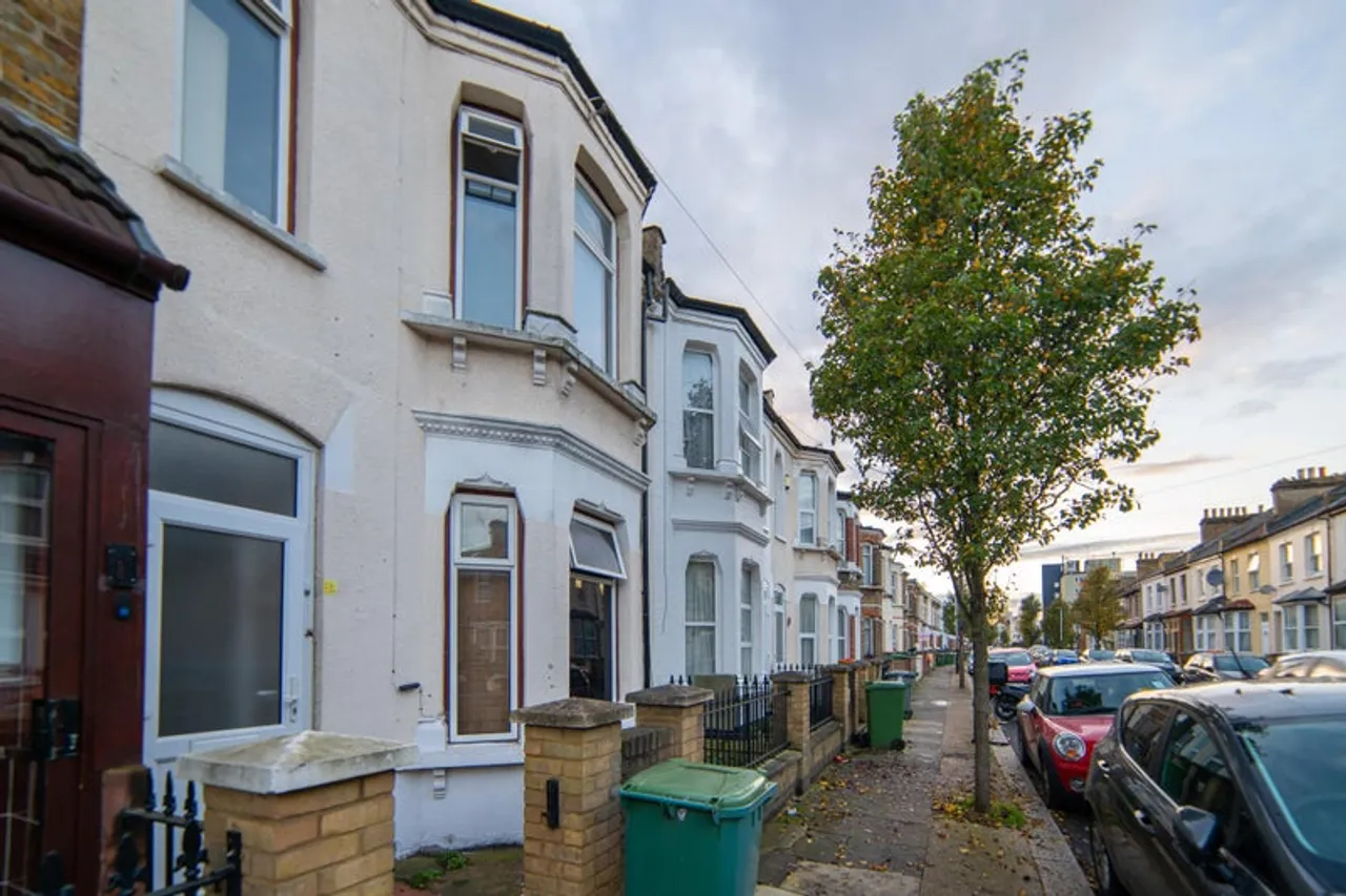 Property thumbnail 3