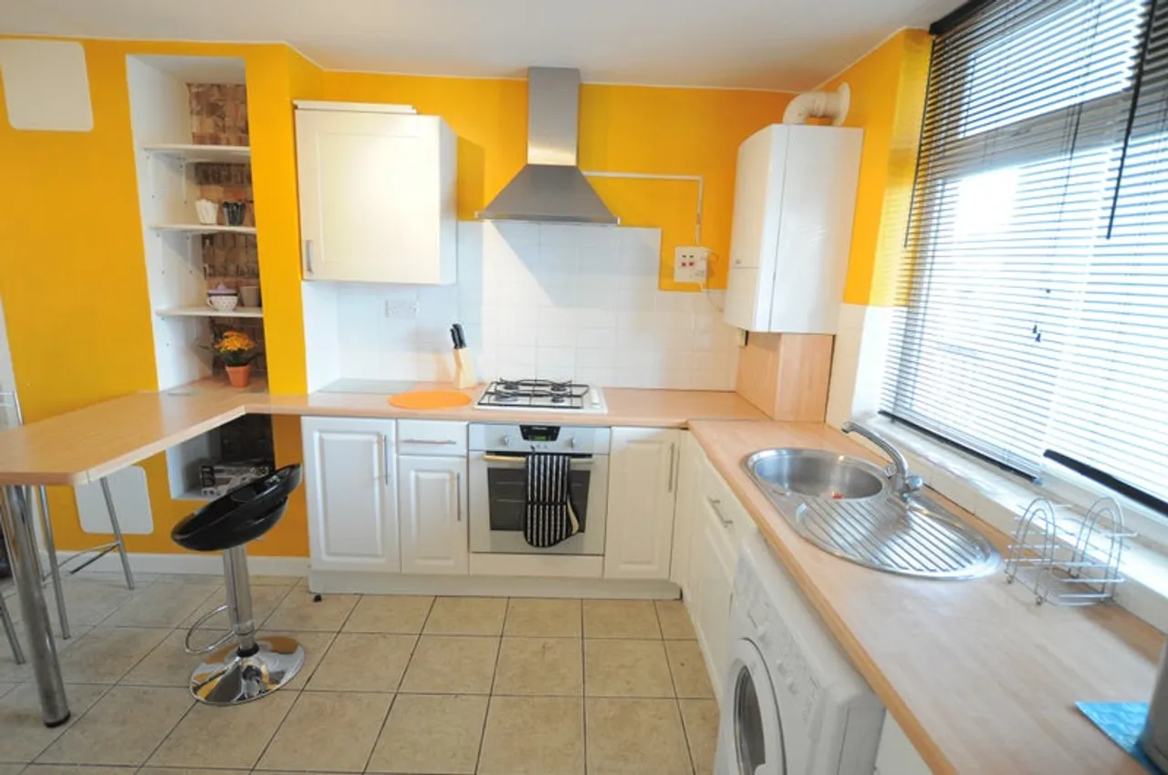 Property thumbnail 2