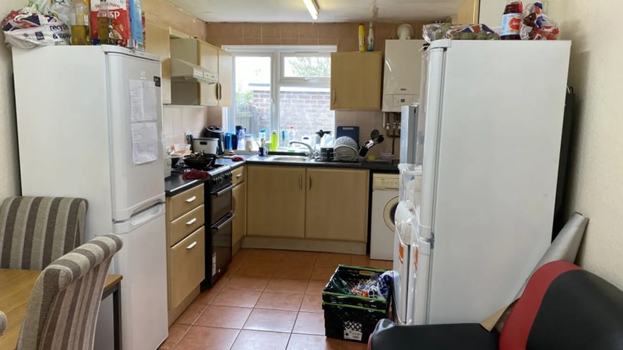 Property thumbnail 2