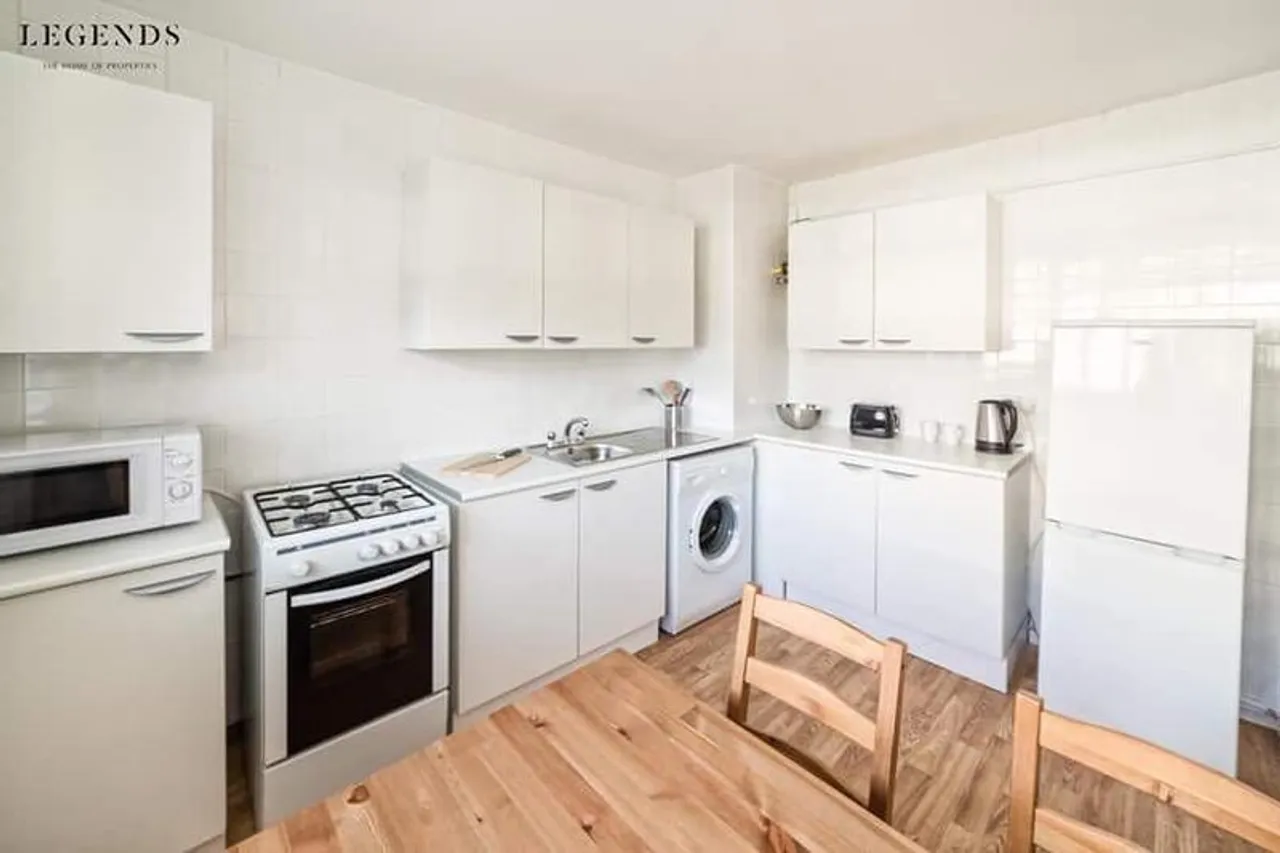 Property thumbnail 2