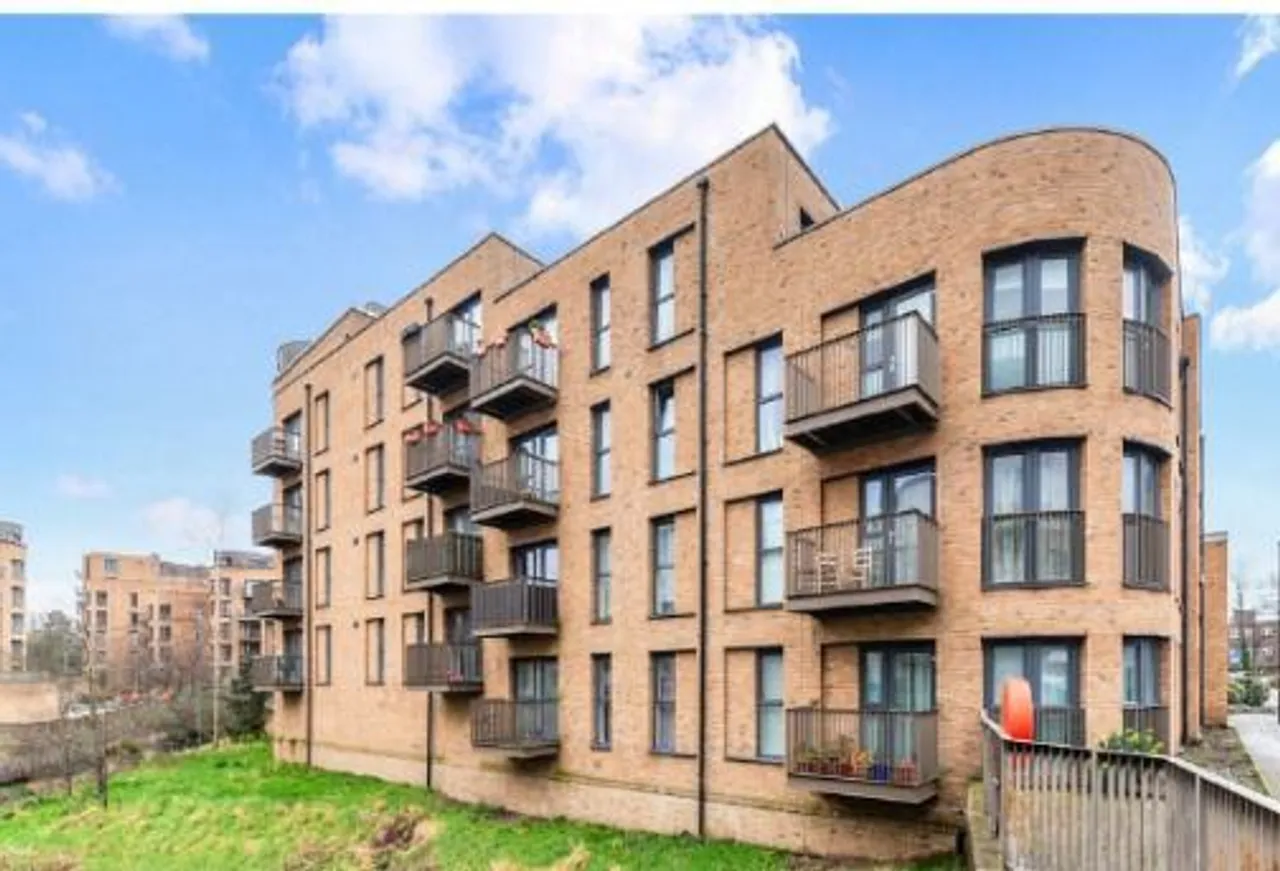 Property thumbnail 3