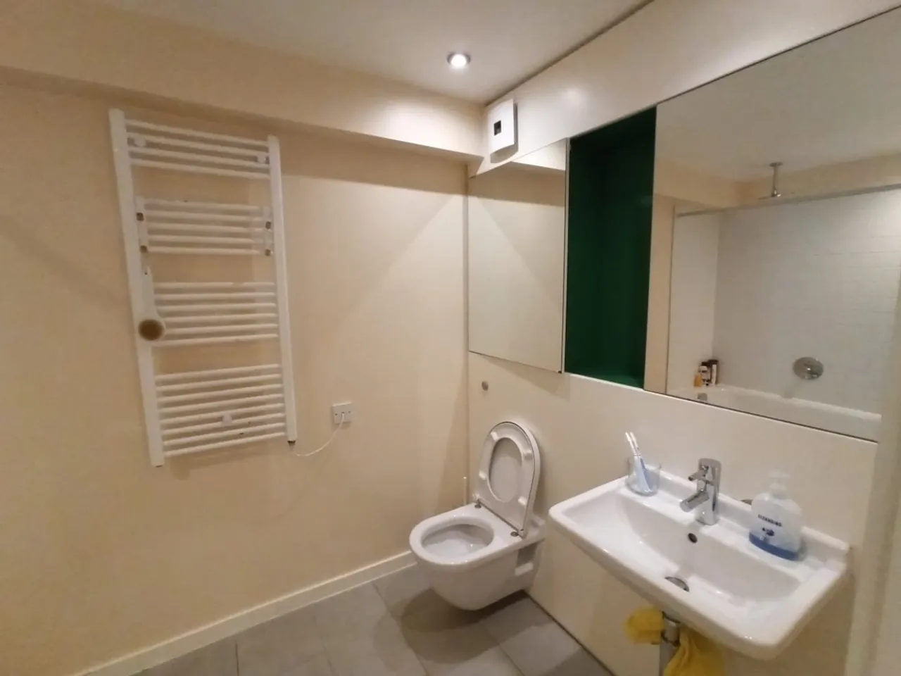 Property thumbnail 2