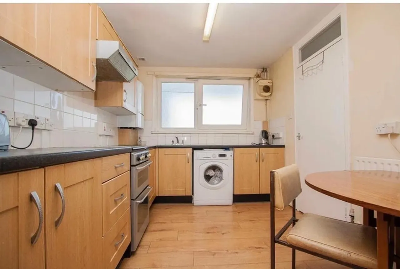 Property thumbnail 2