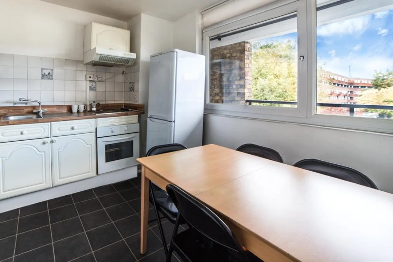 Property thumbnail 2