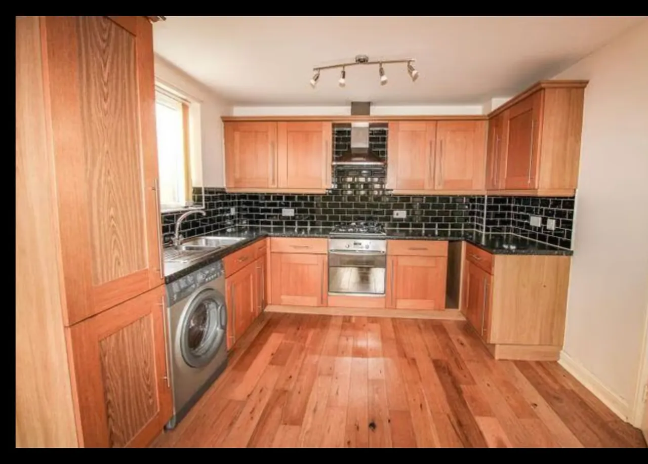 Property thumbnail 2