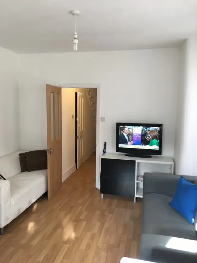 Property thumbnail 3