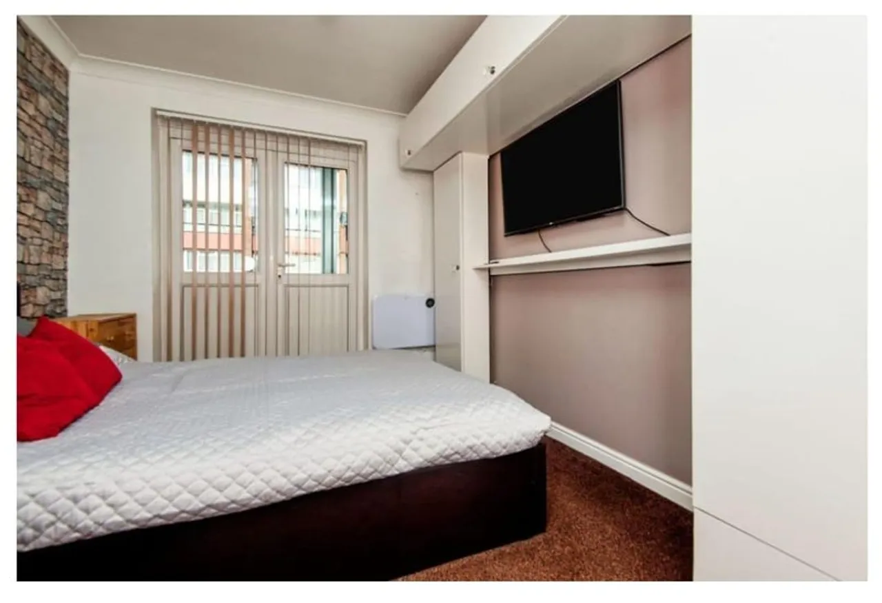 Property thumbnail 2