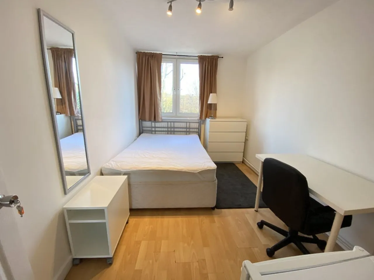 Property thumbnail 2