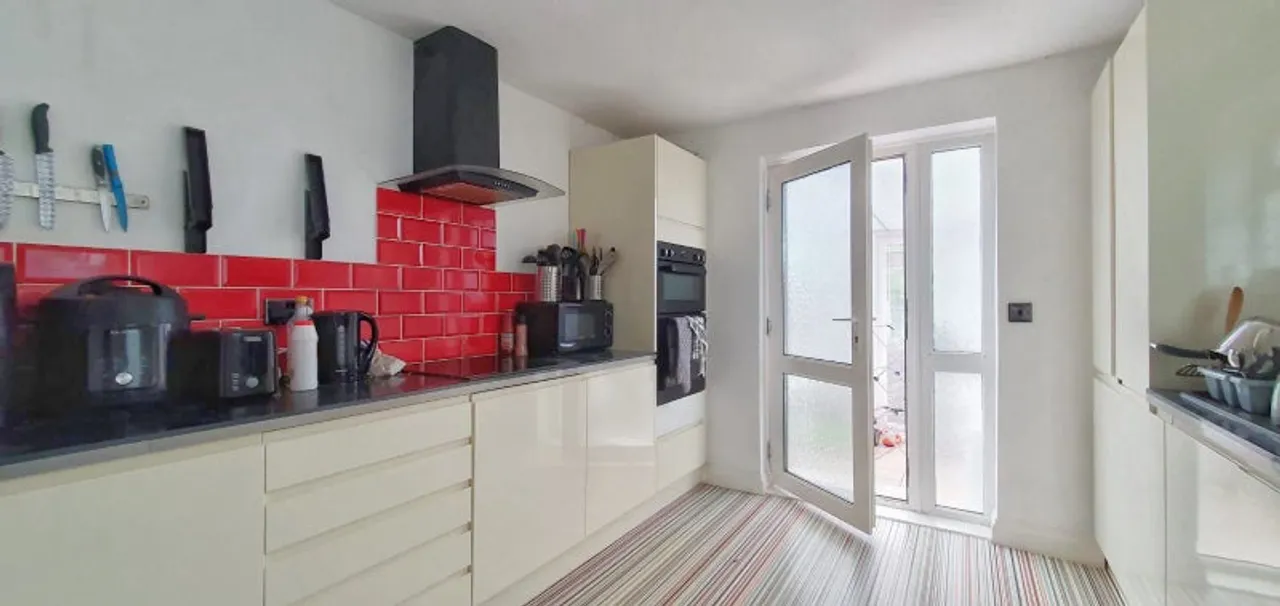 Property thumbnail 3