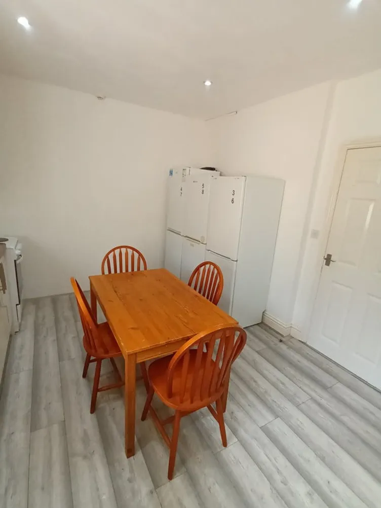 Property thumbnail 2