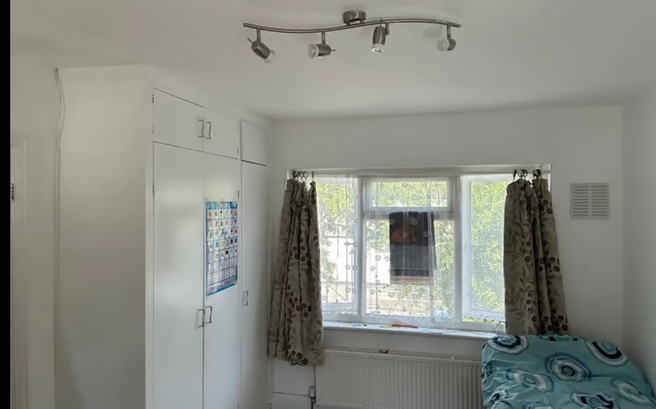 Property thumbnail 3