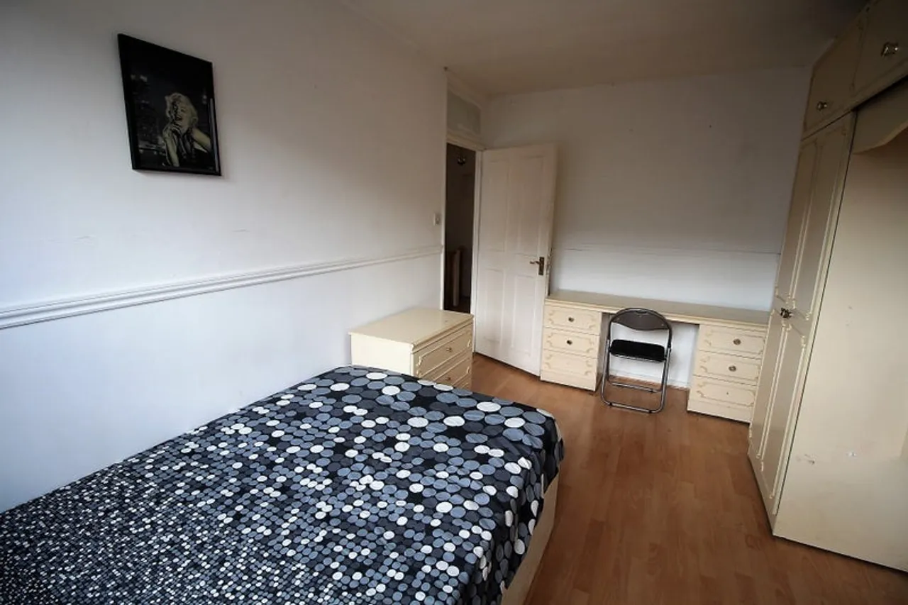 Property thumbnail 2