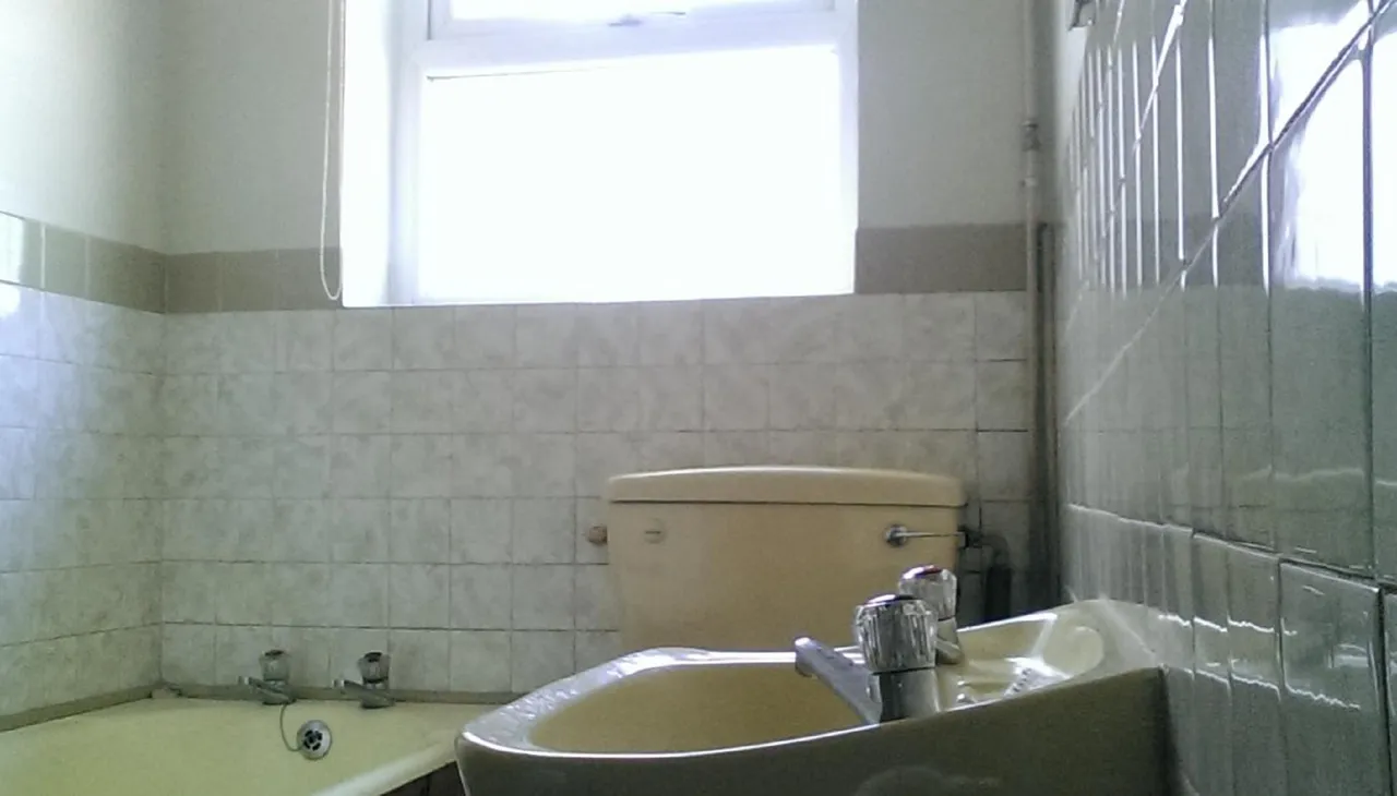 1757104922479-bath.jpg
