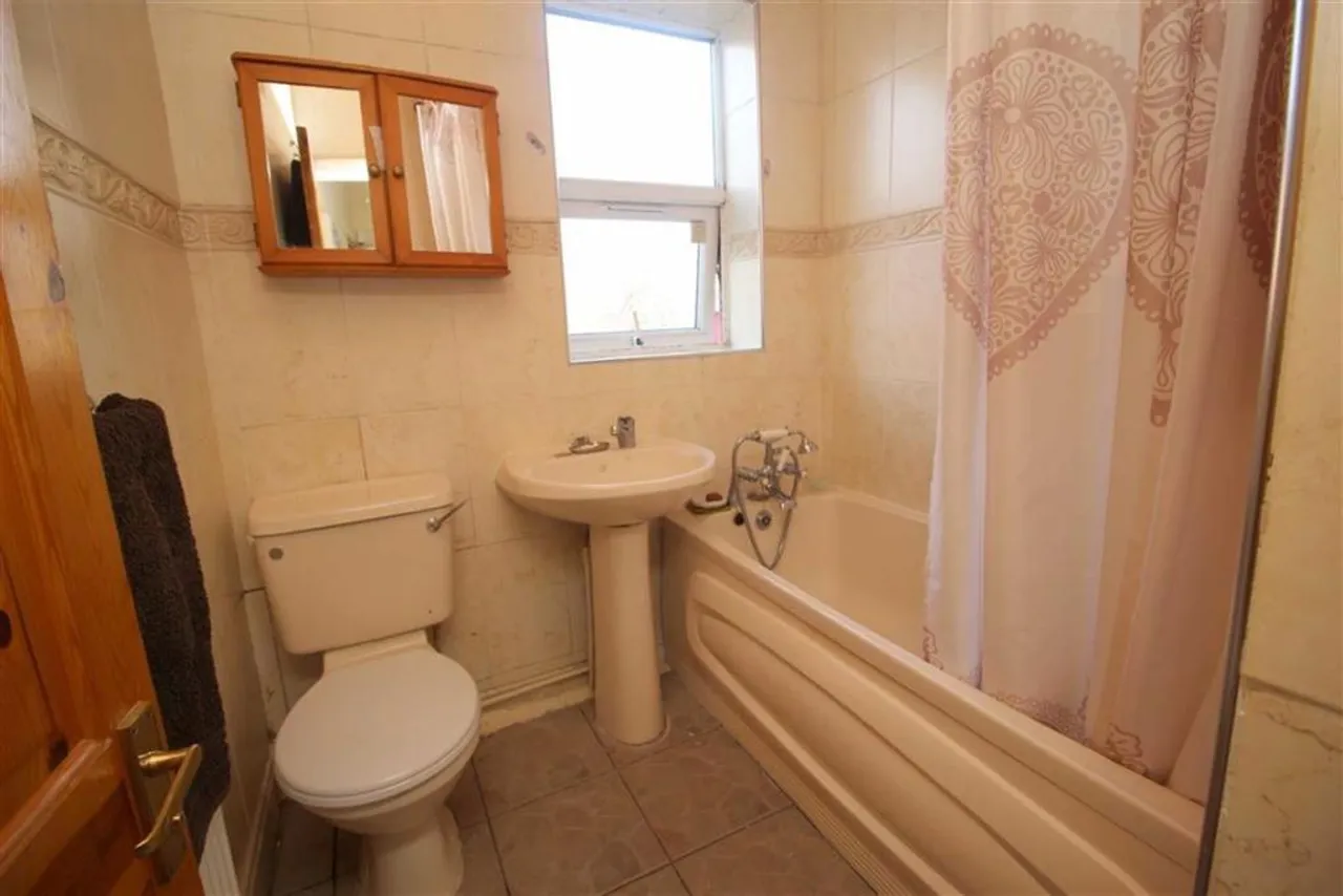 Property thumbnail 2