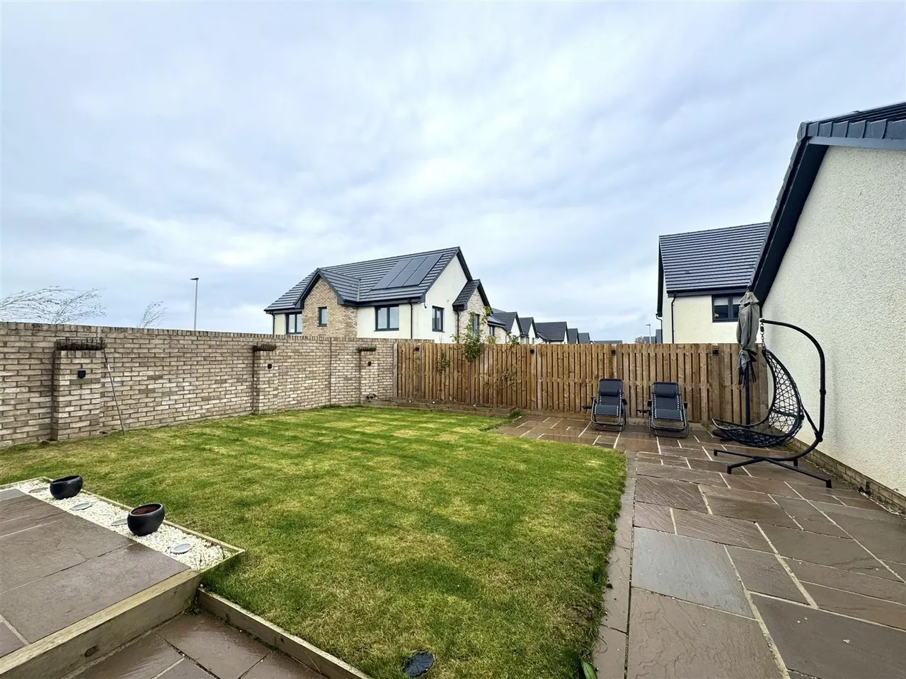 1761083527509-garden.jpg