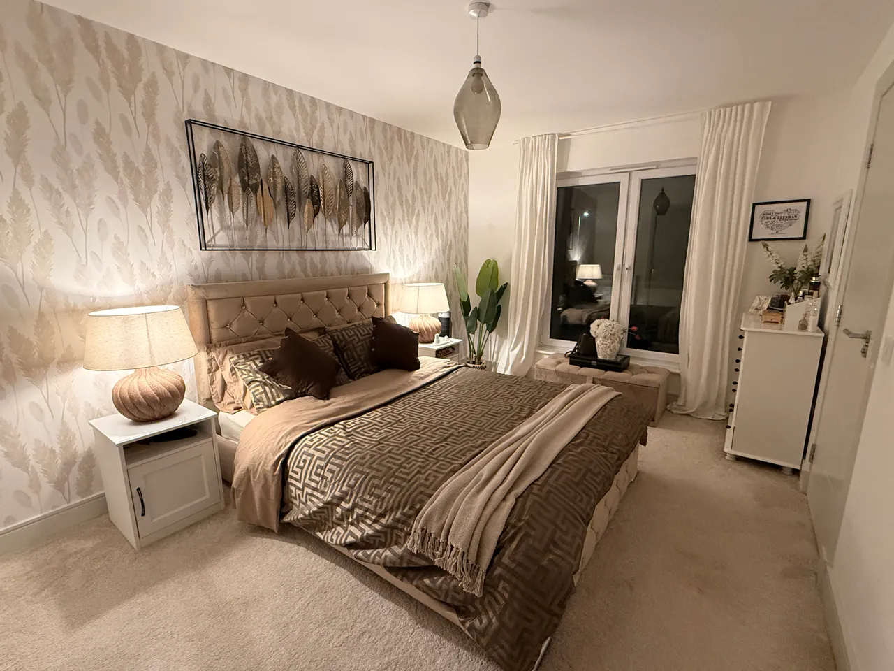 1761083699398-bedroom2.JPG