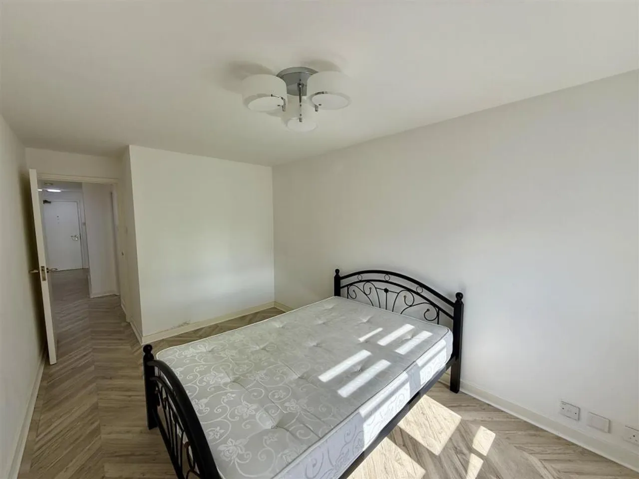 1765891487425-WhatsApp Image 2025-11-29 at 13.53.46.jpeg