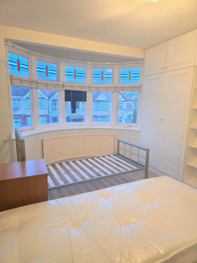 1766625803977-WhatsApp Image 2025-12-22 at 23.34.26-5.jpeg