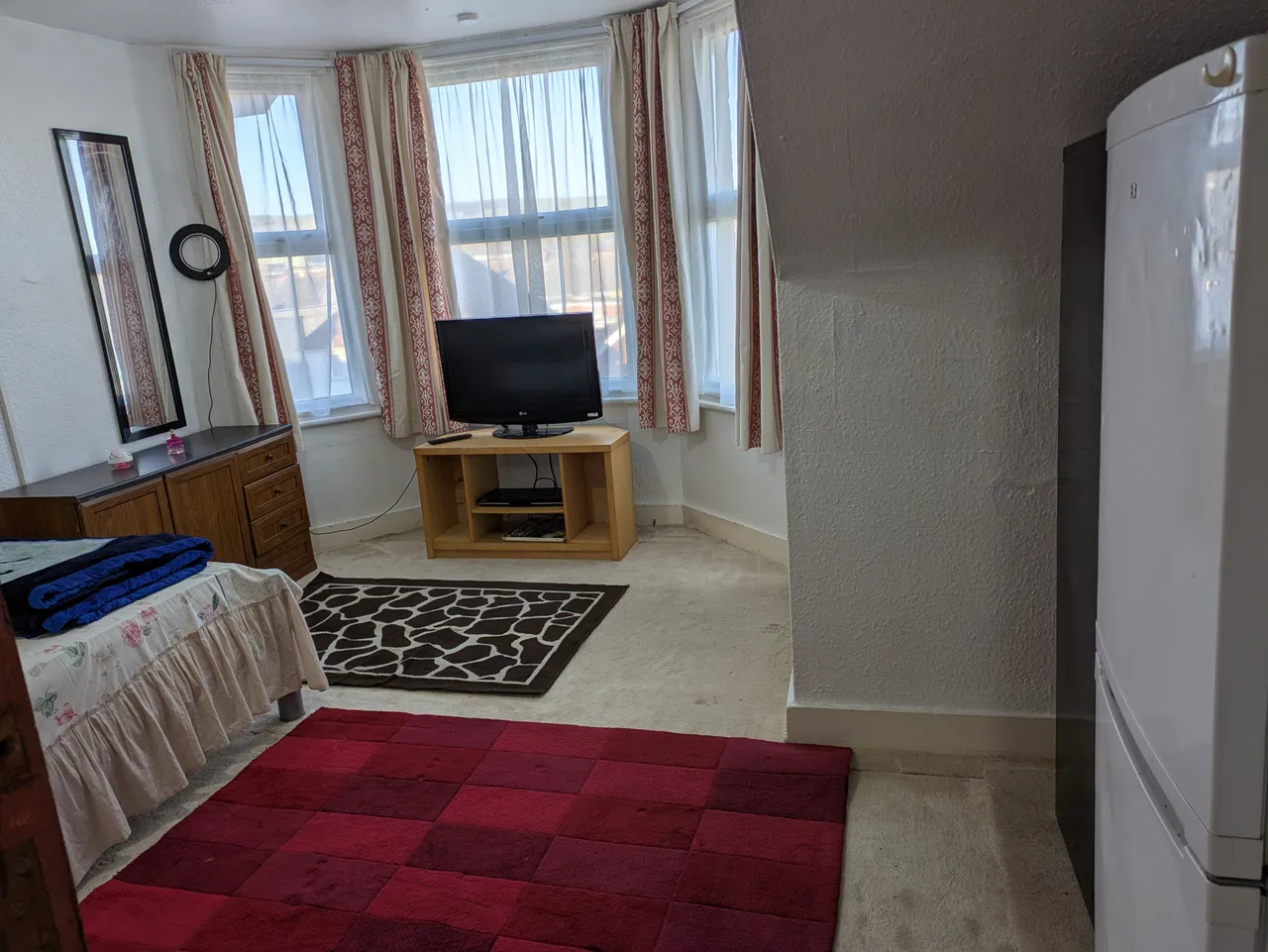 1768673285685-Bedroom 4 (3).jpg