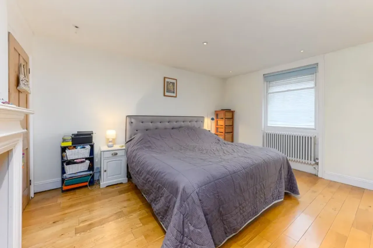 Property thumbnail 2