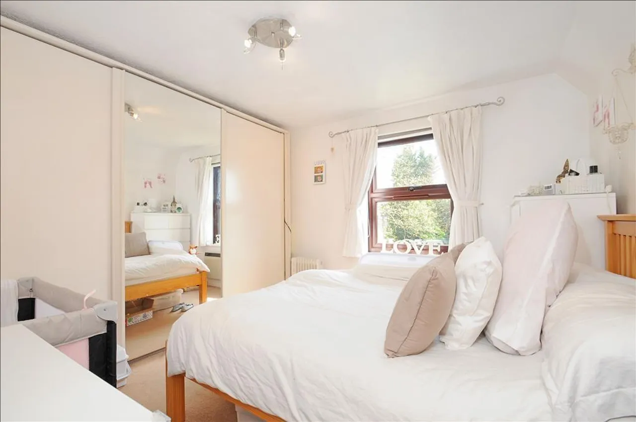 Property thumbnail 2