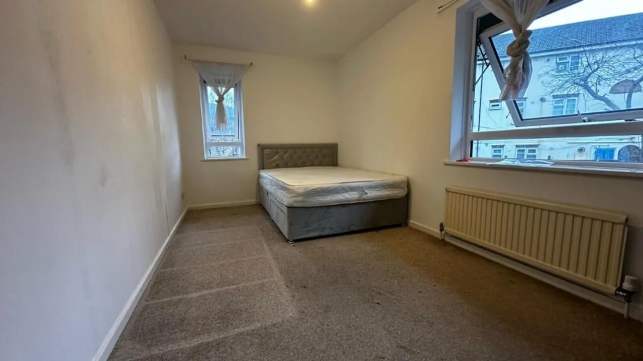 Property thumbnail 3