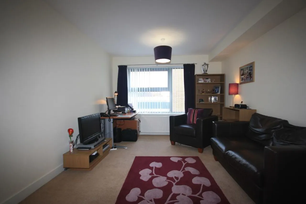 Property thumbnail 3