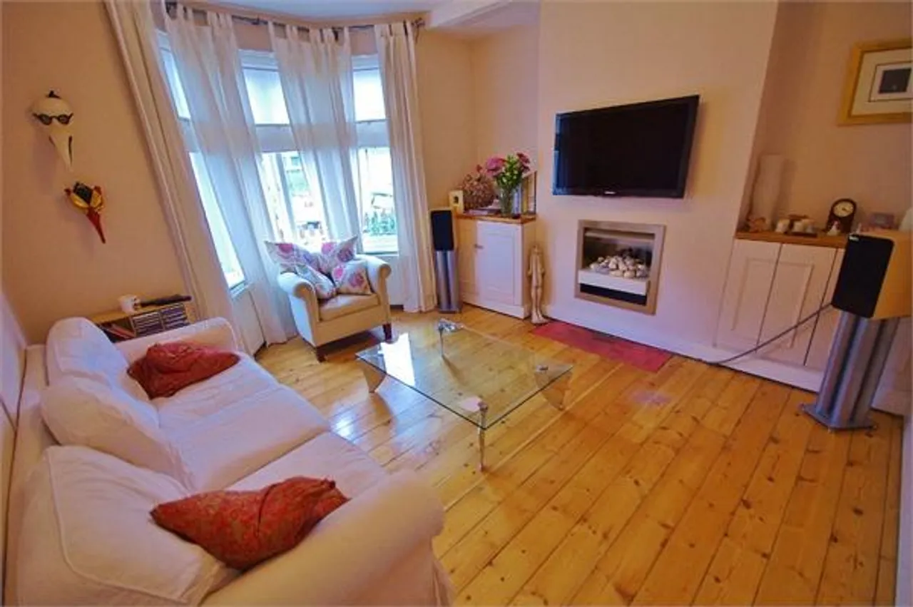 Property thumbnail 2