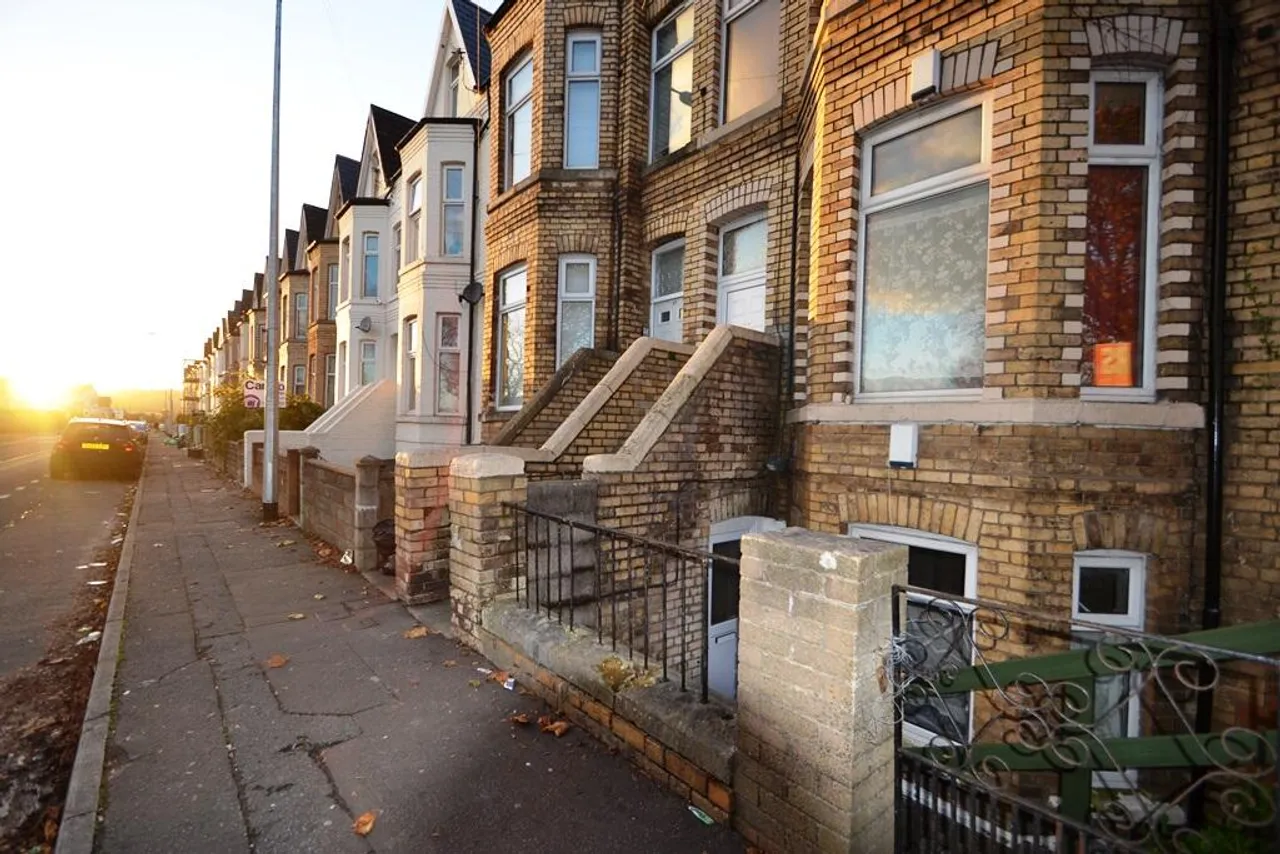 Property thumbnail 2