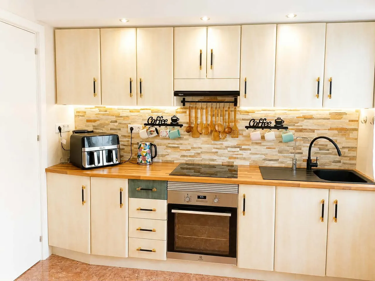 Flat For Sale in Chorley – property photo 2