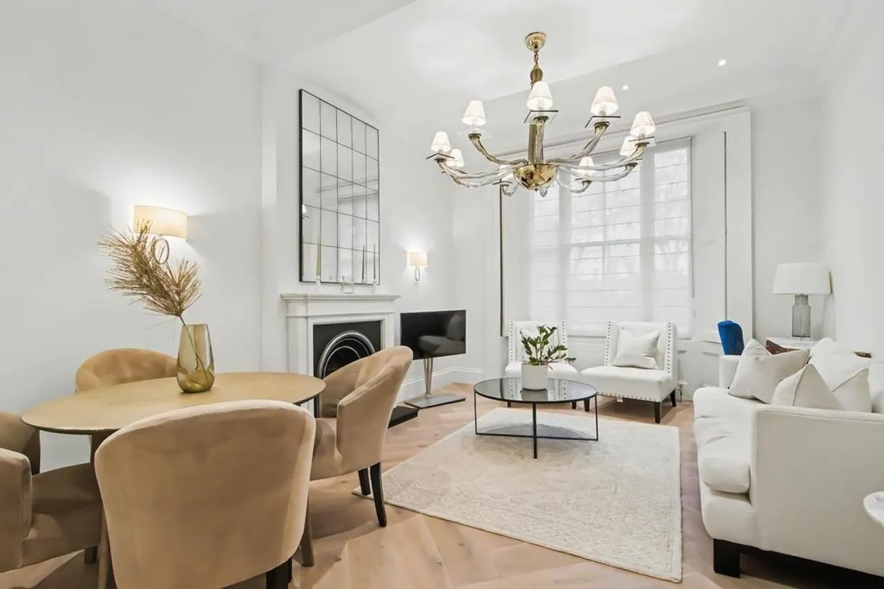 Flat To Rent in London – property photo 1