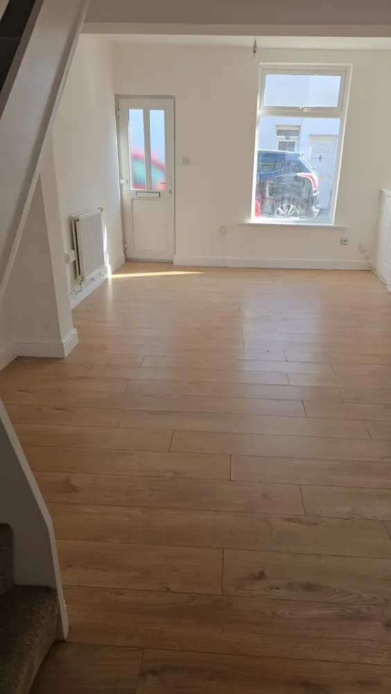 Terraced House To Rent in Sheerness – property photo 1
