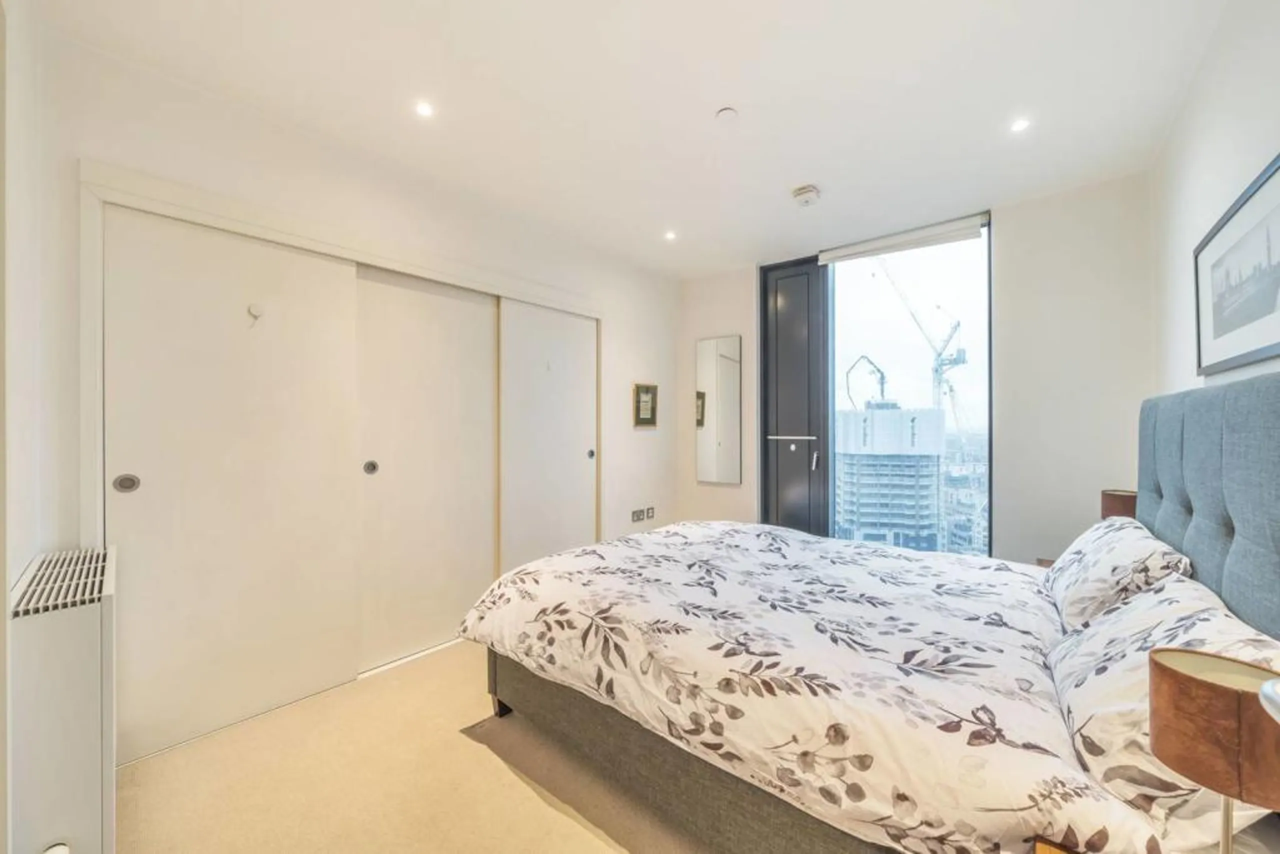 1681816691107-Spacious Double Bedroom in 3BHK Flat near Canning Town St (2).jpg